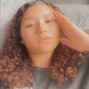 Meet your Posher, Angelique